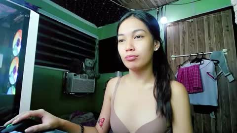 Snapshot of ursexymayhem1 chatting on 12.15.25 Ursexymayhem online show from 12.15.25