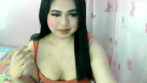 Snapshot of urslut_max chatting on 10.25.25 maxie online show from 10.25.25