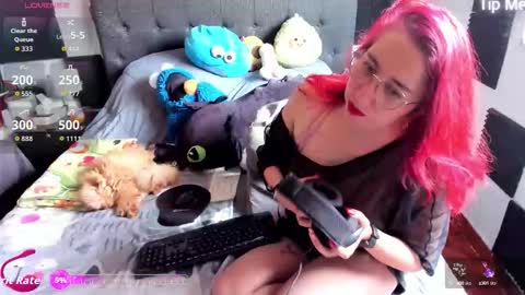 Snapshot of ursula_fire chatting on 09.13.25 Ursula Gomez online show from 09.13.25