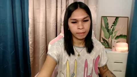 ursweet_zeviixx online show from 02.23.25