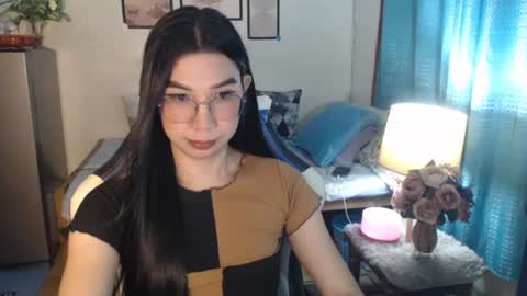 Ashley Kate Mateo Gray online show from 03.04.25