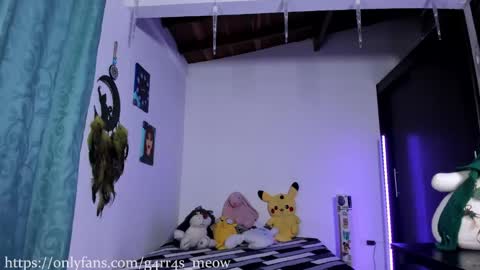 Snapshot of uryko_yor chatting on 01.04.25 online show from 01.04.25