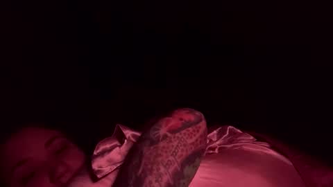 Snapshot of usefulhole chatting on 10.30.25 usefulhole online show from 10.30.25