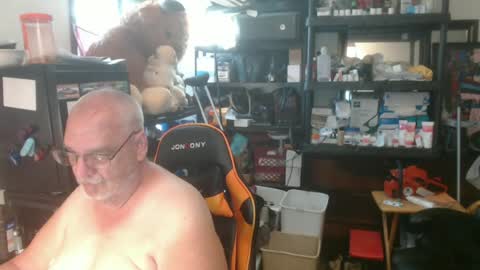 Snapshot of usgoober chatting on 06.18.26 Eric online show from 06.18.26