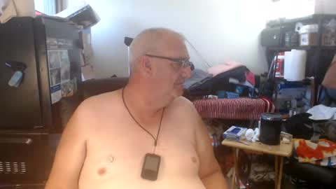 Snapshot of usgoober chatting on 08.04.26 Eric online show from 08.04.26