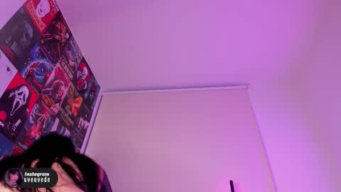 Snapshot of uveuvedee chatting on 10.04.25 Val help me get 100 thumbs up 3 online show from 10.04.25