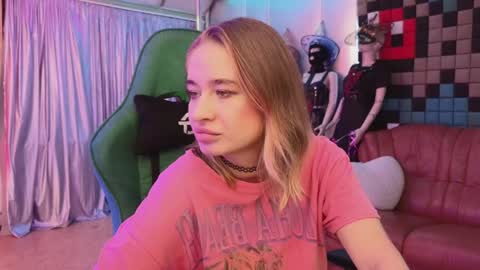 Snapshot of uvrays999 chatting on 12.08.24 Leila online show from 12.08.24