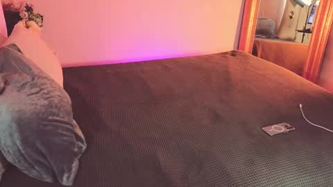 vivi online show from 02.23.25