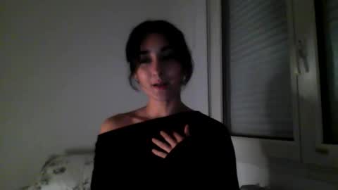 Snapshot of vaenina chatting on 11.13.25 Vaen online show from 11.13.25