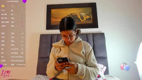 Vahiolet smith online show from 04.11.26