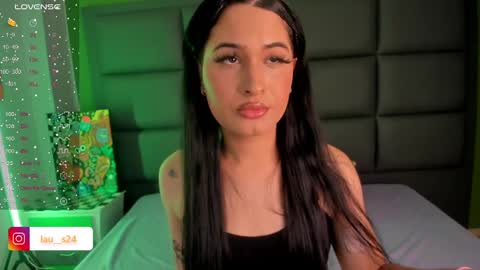 Snapshot of vain_sexualxx chatting on 02.20.25 luna online show from 02.20.25