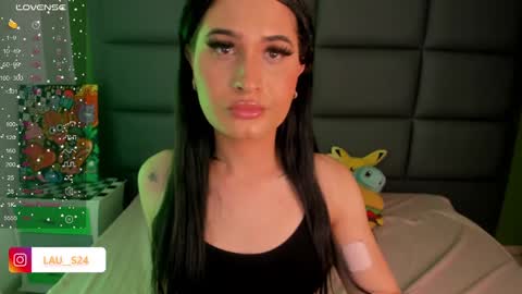 Snapshot of vain_sexualxx chatting on 02.22.25 luna online show from 02.22.25