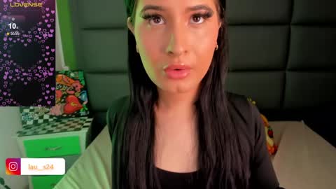 Snapshot of vain_sexualxx chatting on 03.08.25 luna online show from 03.08.25