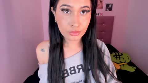 Snapshot of vain_sexualxx chatting on 03.11.25 luna online show from 03.11.25