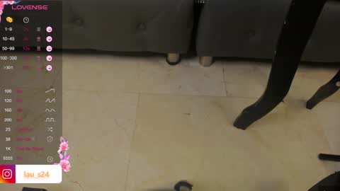 Snapshot of vain_sexualxx chatting on 09.30.25 luna online show from 09.30.25