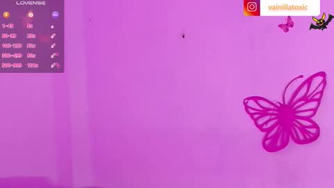 Snapshot of vainilla_l chatting on 11.13.25 Vainilla Independent model online show from 11.13.25