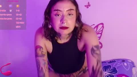 Snapshot of vainilla_l chatting on 11.21.25 Vainilla Independent model online show from 11.21.25