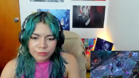 Snapshot of vaioletuwu chatting on 11.14.25 Vaiolet1314 online show from 11.14.25