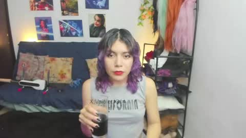 Vaiolet1314 online show from 04.19.26