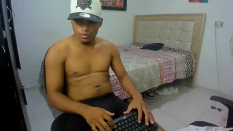 Snapshot of val_sex02 chatting on 01.29.25 val_sex02 online show from 01.29.25