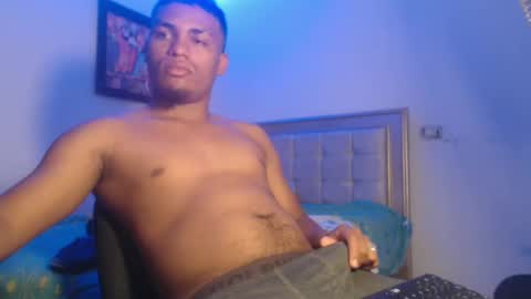 Snapshot of val_sex02 chatting on 03.10.25 val_sex02 online show from 03.10.25