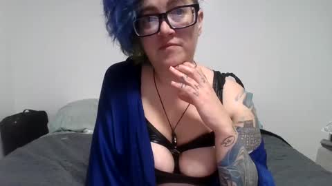 valarieak online show from 09.26.25