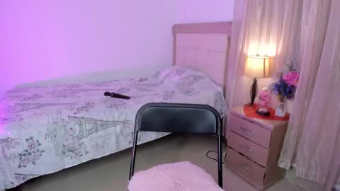 HI IM NEW online show from 02.22.25