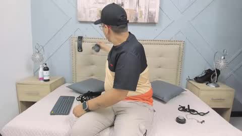 Snapshot of vale_n_matt chatting on 09.21.25 Samantha y Matt online show from 09.21.25