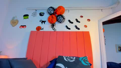 VALENTINA  3 online show from 10.31.25