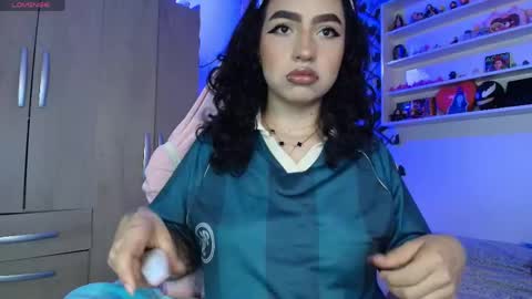 Snapshot of valenor_ chatting on 04.29.26 valentina online show from 04.29.26