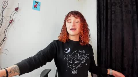 Snapshot of valent_27 chatting on 12.19.24 Valentina online show from 12.19.24