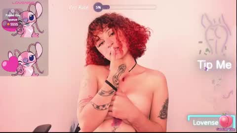 Snapshot of valent_27 chatting on 02.17.25 Valentina online show from 02.17.25