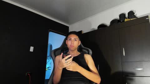 Snapshot of valenteaurum chatting on 11.14.25 valentean online show from 11.14.25