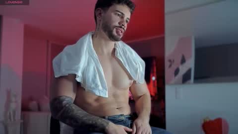 Snapshot of valenthinoking chatting on 12.19.25 valenthinoking online show from 12.19.25