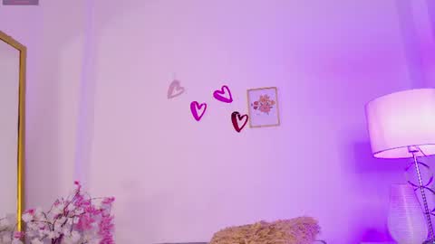 Snapshot of valentina_king18 chatting on 06.13.26 VALENTINA online show from 06.13.26