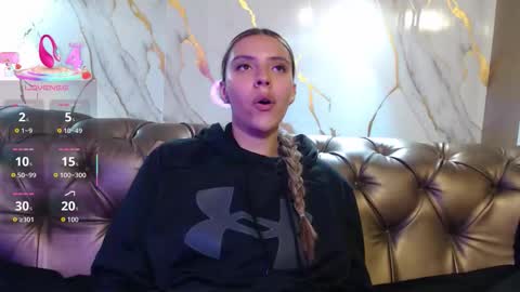 Snapshot of valentina_red18 chatting on 09.19.25 Valentina online show from 09.19.25