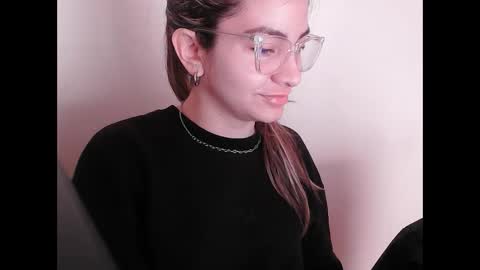 Snapshot of valentinaseleni24 chatting on 09.18.25 valentinaseleni24 online show from 09.18.25