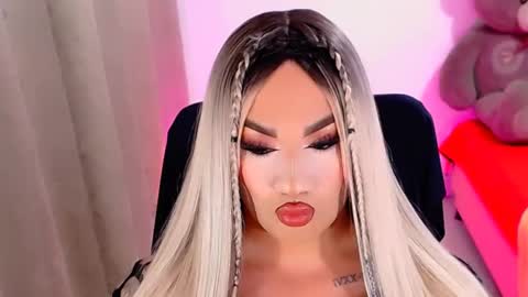 Snapshot of valentinaxqueen chatting on 02.28.25    online show from 02.28.25