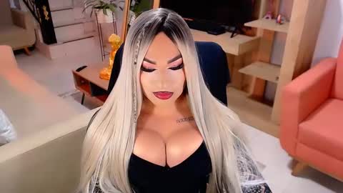 Snapshot of valentinaxqueen chatting on 03.09.25    online show from 03.09.25