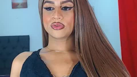 Snapshot of valentinaxxxdoll chatting on 01.15.25 VALENTINA online show from 01.15.25