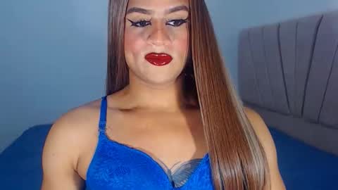 Snapshot of valentinaxxxdoll chatting on 12.18.25 VALENTINA online show from 12.18.25