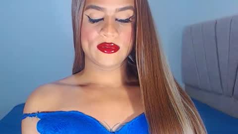 Snapshot of valentinaxxxdoll chatting on 12.19.25 VALENTINA online show from 12.19.25