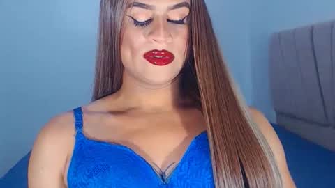 Snapshot of valentinaxxxdoll chatting on 12.20.25 VALENTINA online show from 12.20.25