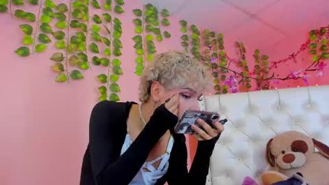 Snapshot of valentinee_xo chatting on 05.31.26 valentinee_xo online show from 05.31.26