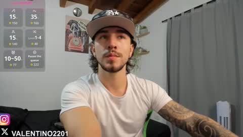 Snapshot of valentino2201 chatting on 10.30.25 valentino online show from 10.30.25