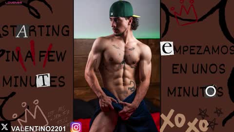 Snapshot of valentino2201 chatting on 11.11.25 valentino online show from 11.11.25