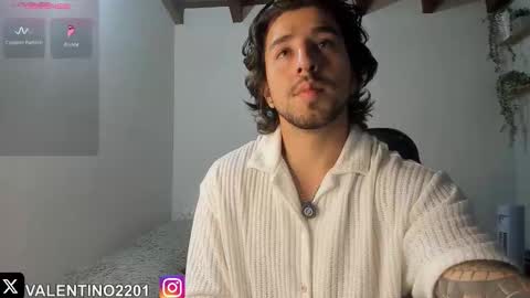 Snapshot of valentino2201 chatting on 11.28.25 valentino online show from 11.28.25