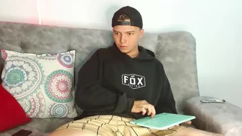 Snapshot of valentino_bel chatting on 11.24.25 Nick online show from 11.24.25