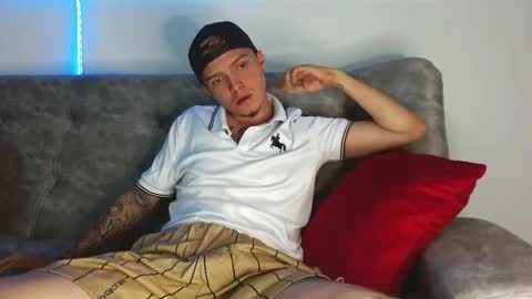 Snapshot of valentino_bel chatting on 12.05.25 Nick online show from 12.05.25