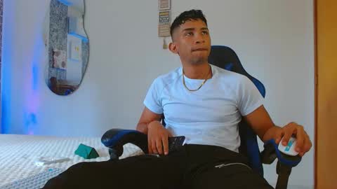 Mistery Guy online show from 10.02.25